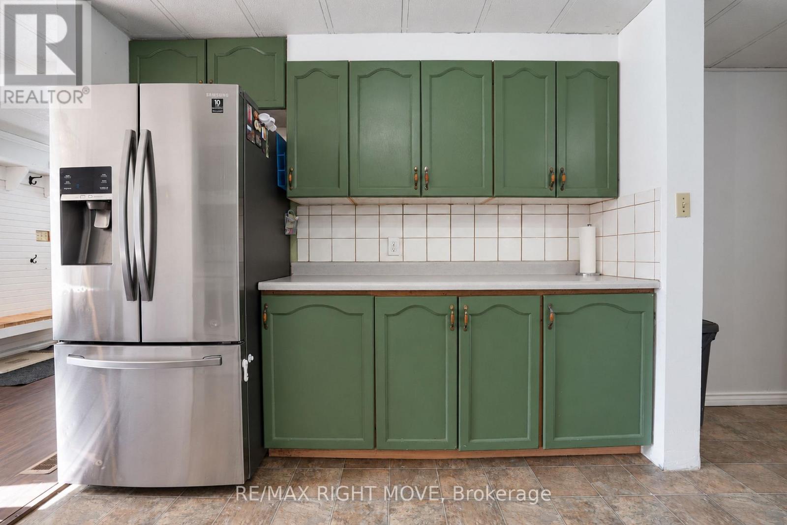 1108 Monck Road Property Photo 4