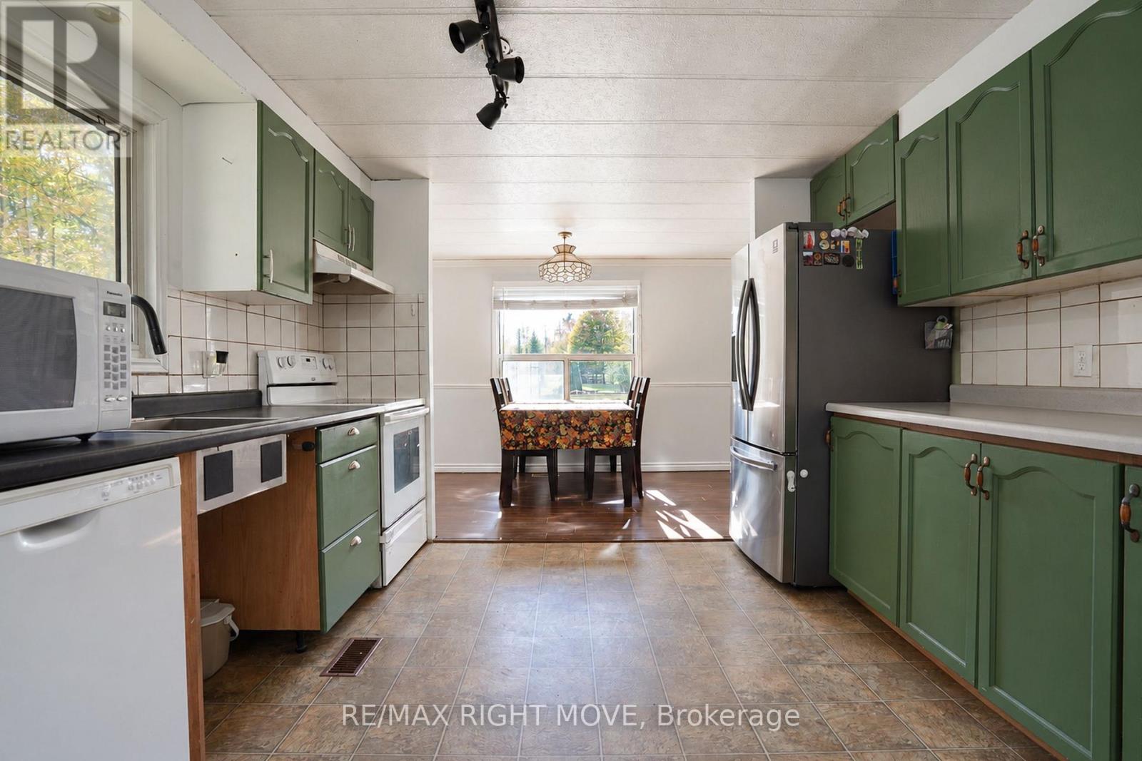 1108 Monck Road Property Photo 9