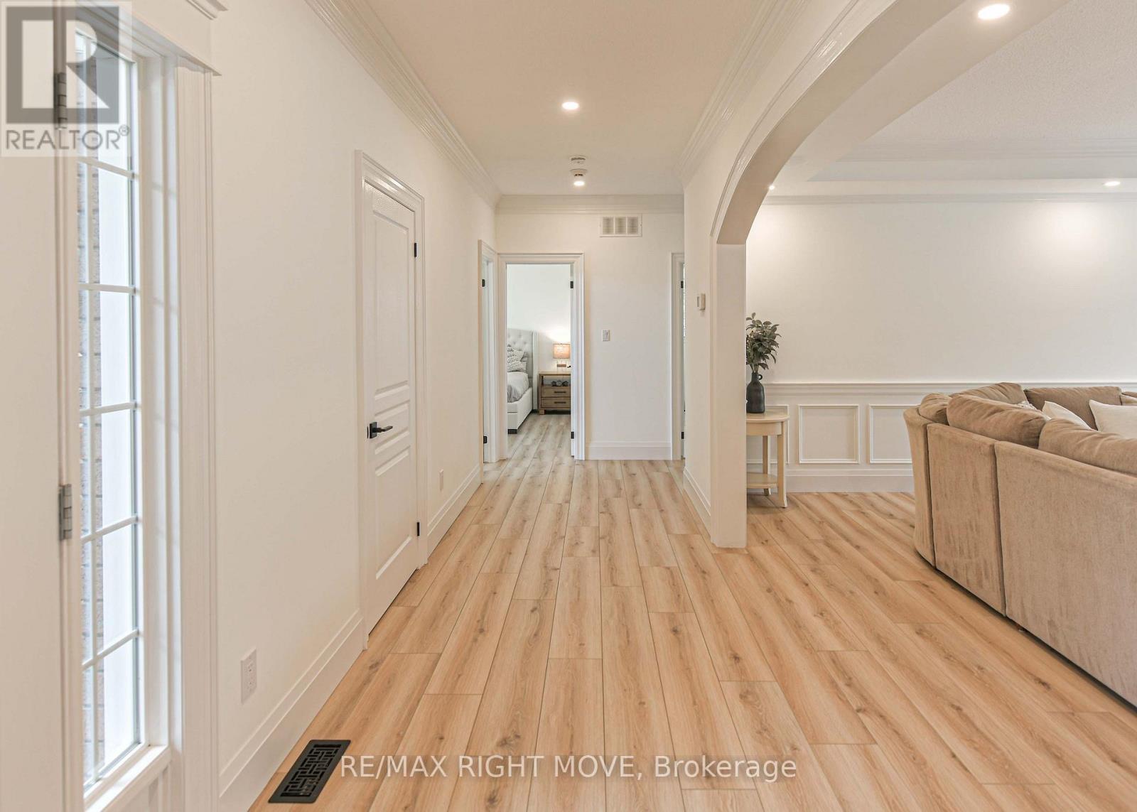 1043 Hurlwood Lane Property Photo 22
