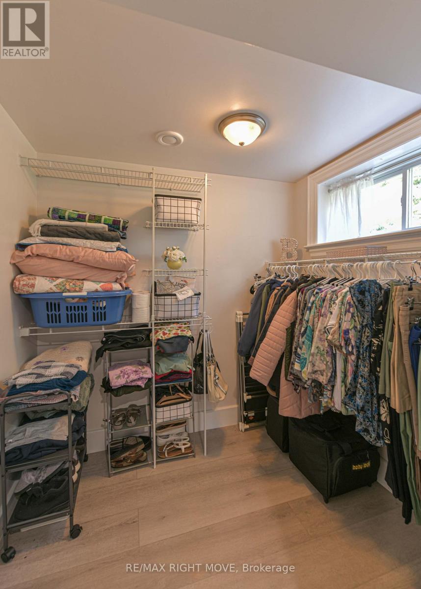 1043 Hurlwood Lane Property Photo 36
