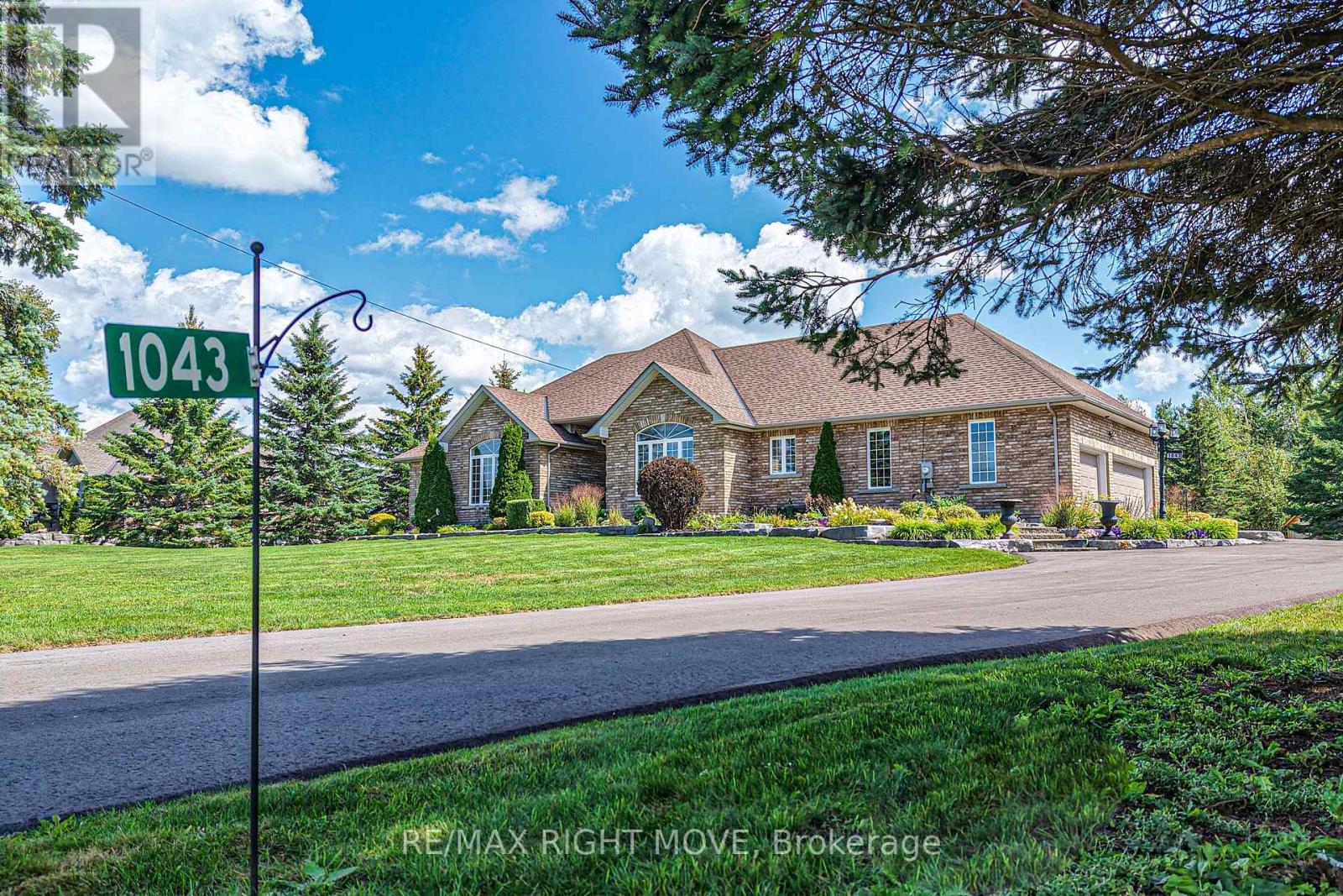 1043 Hurlwood Lane Property Photo 45