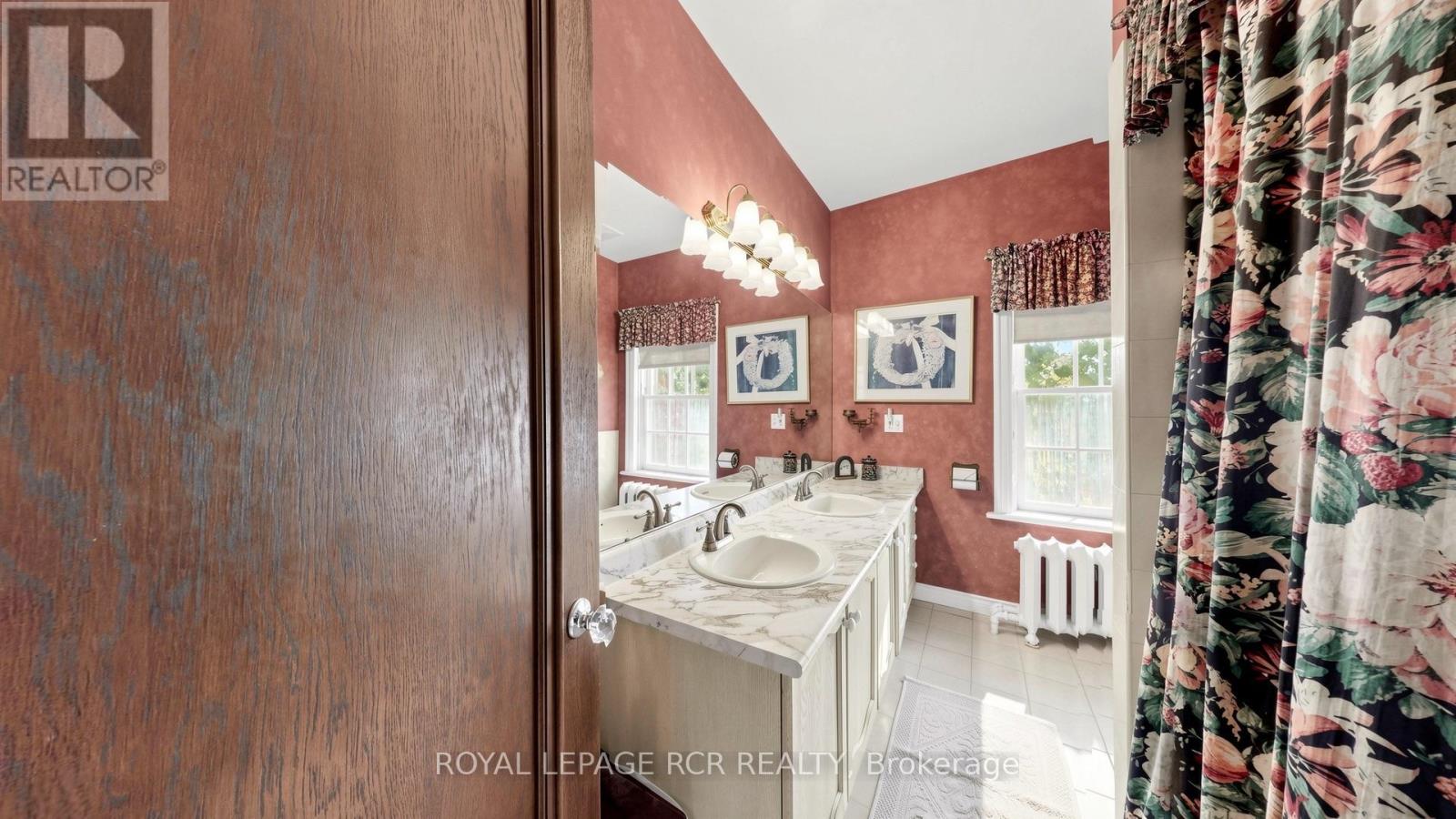 16 Blake Street Property Photo 29