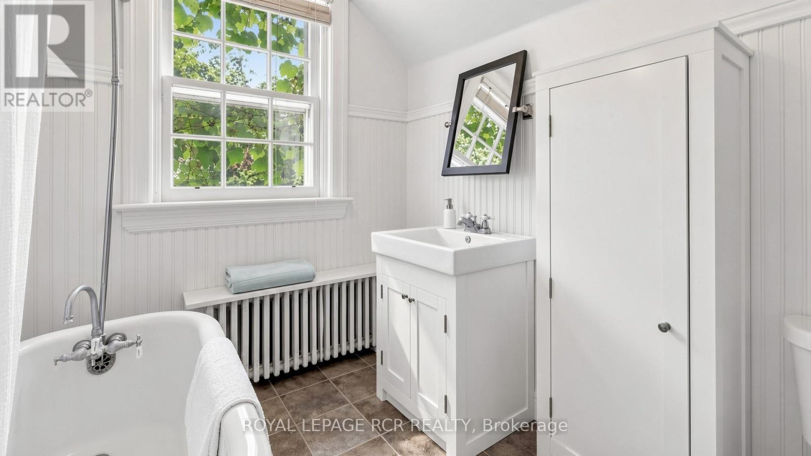 16 Blake Street Property Photo 35