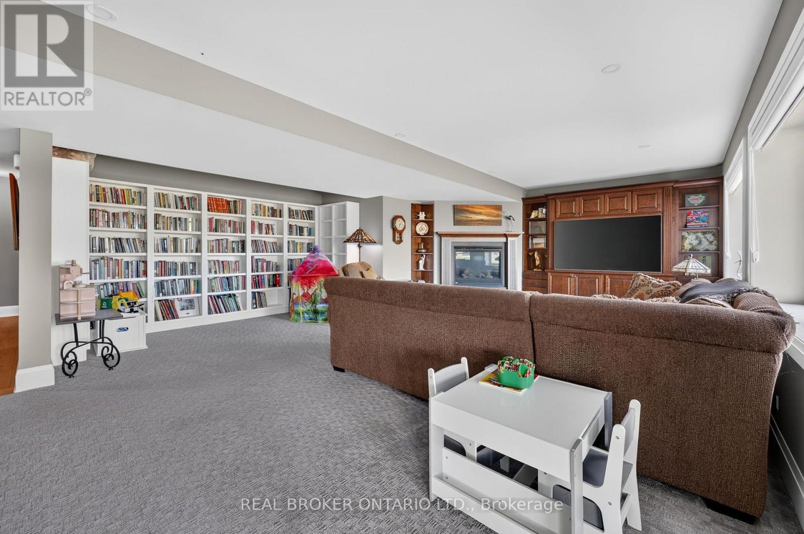 29 Thoroughbred Drive Property Photo 29