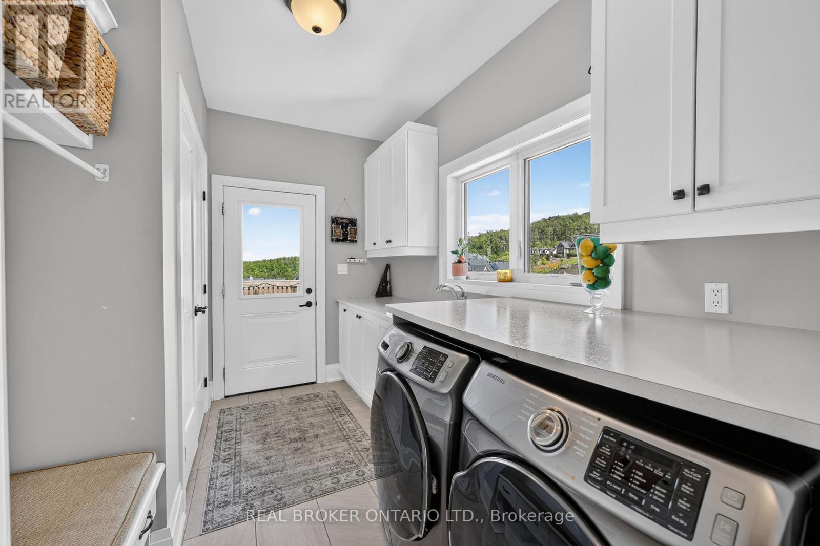 29 Thoroughbred Drive Property Photo 34