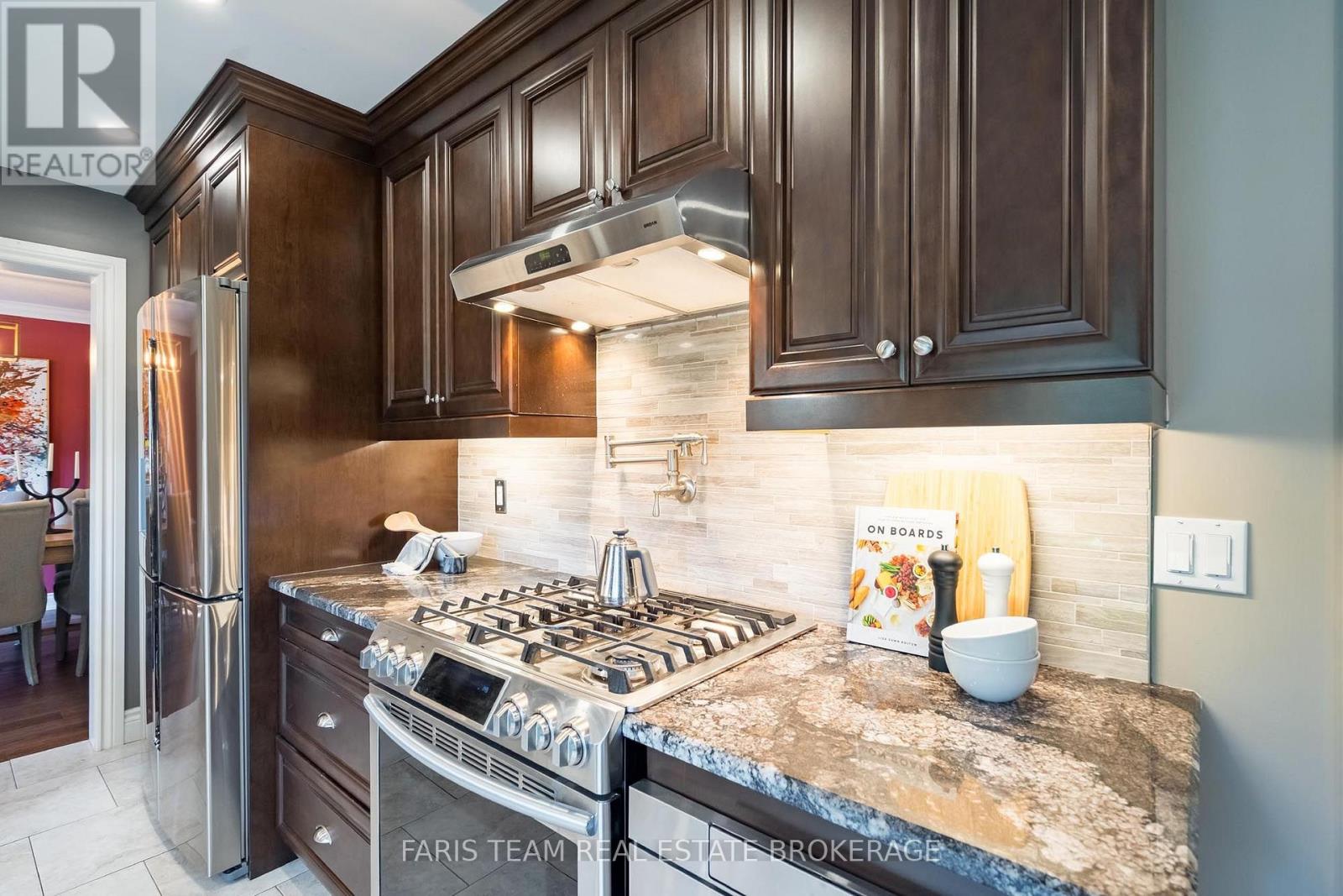 61 Oakridge Drive Property Photo 4