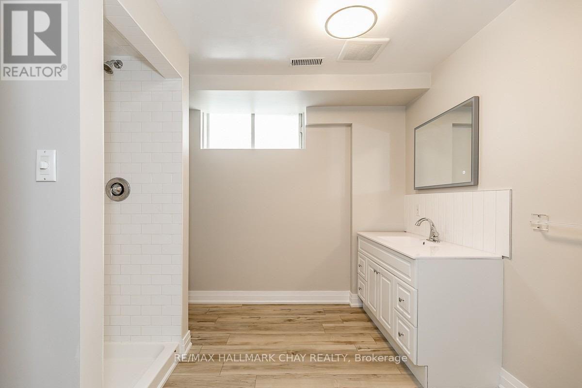 #lower - 3 Buchanan Street Property Photo 11