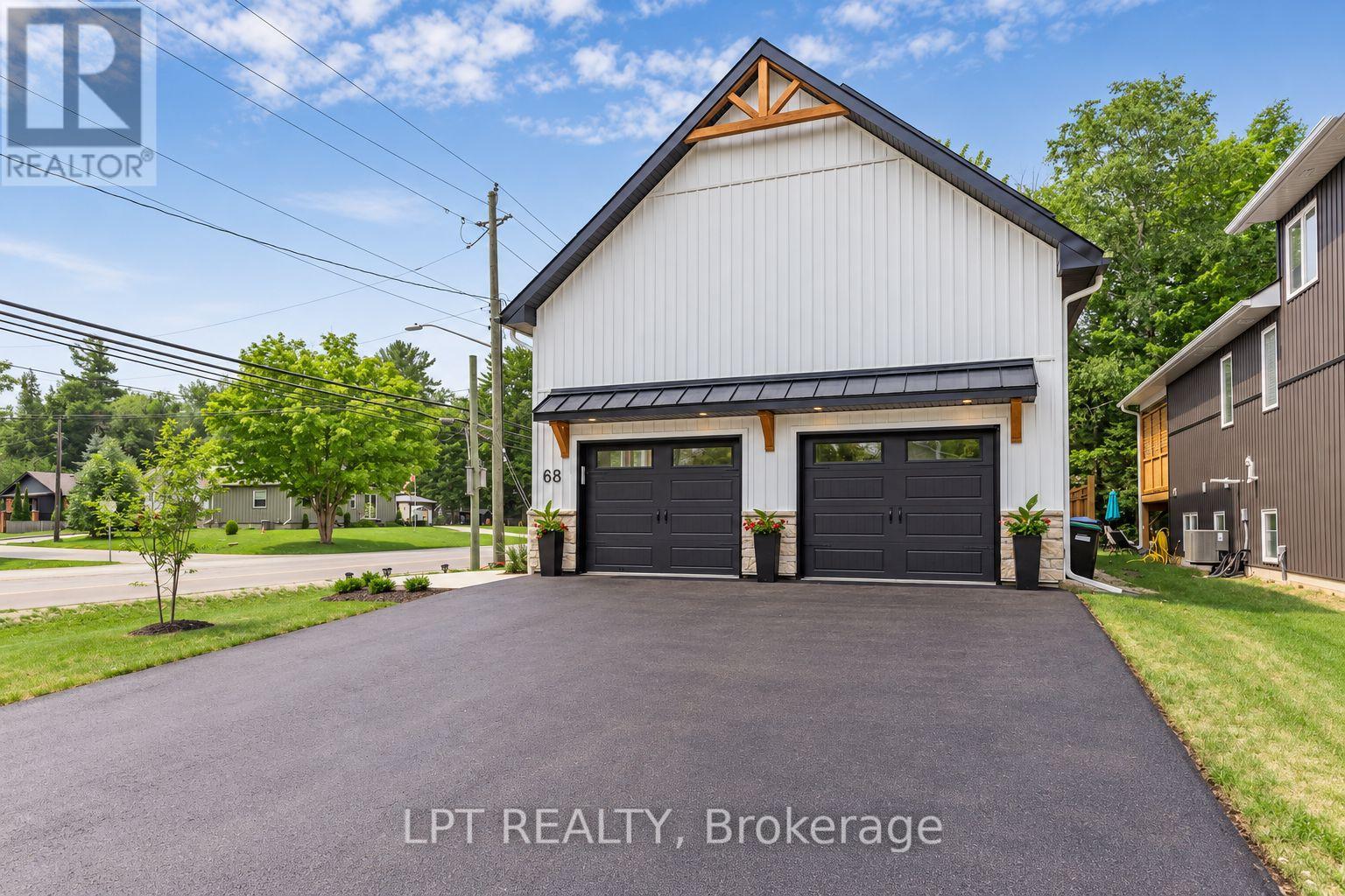 68 49th Street N Property Photo 2