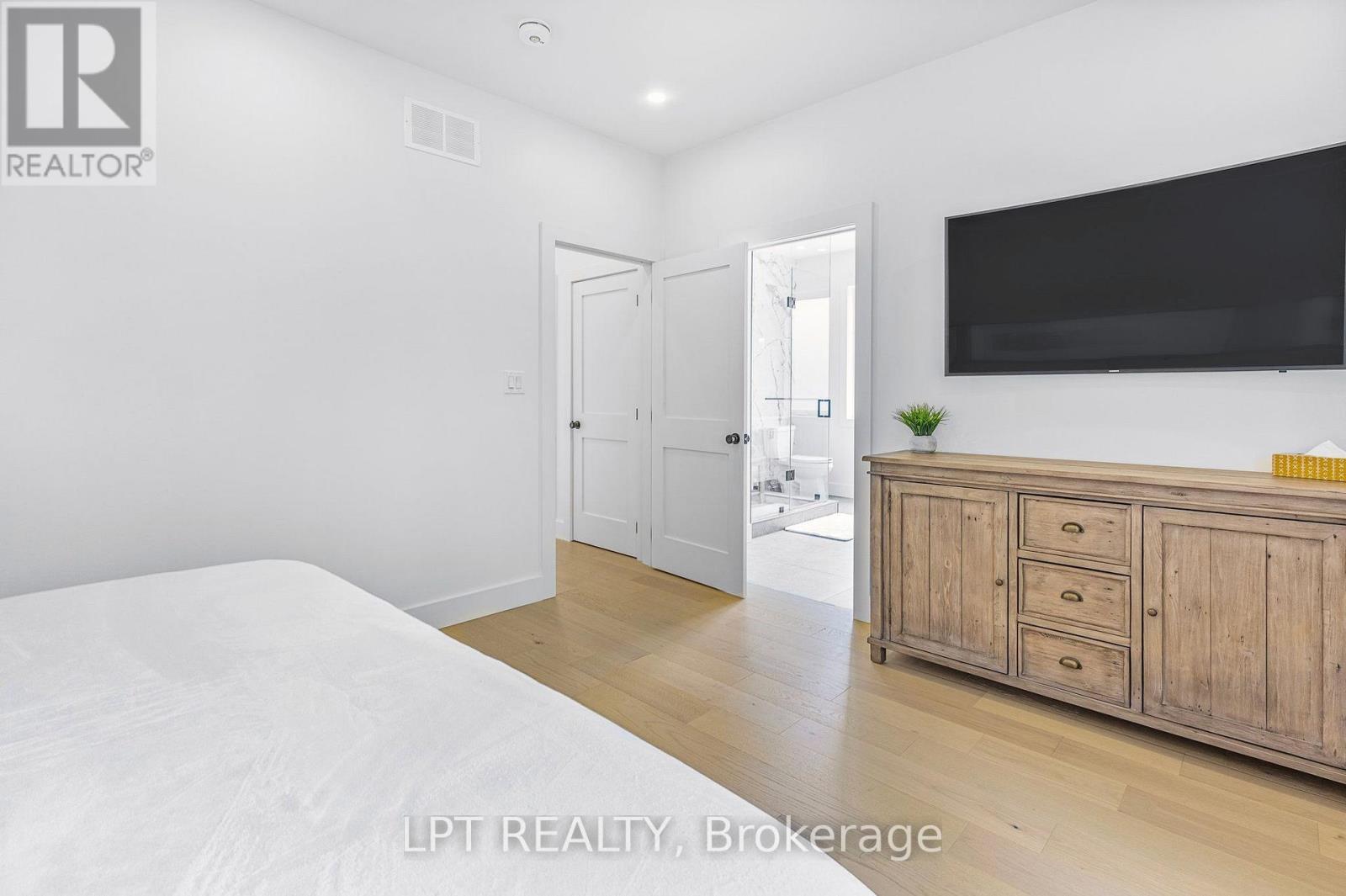 68 49th Street N Property Photo 18
