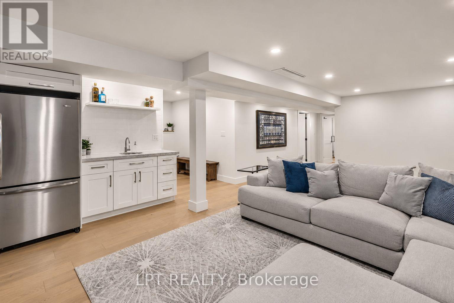 68 49th Street N Property Photo 32