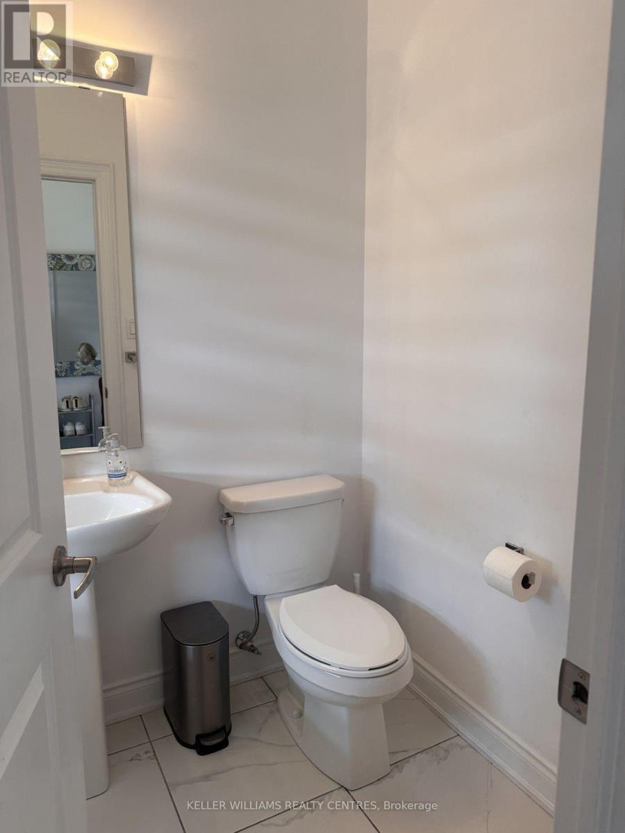 44 Eberhardt Drive Property Photo 4