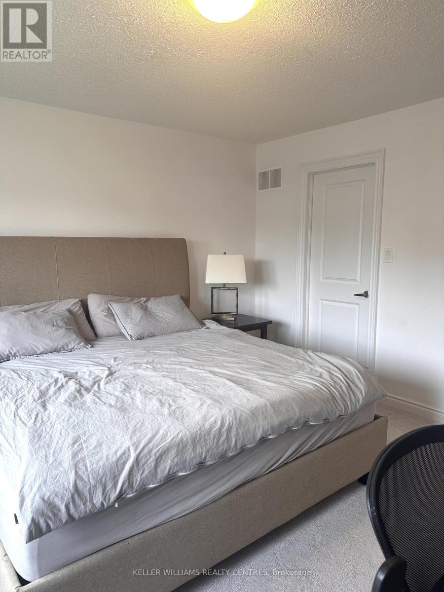 44 Eberhardt Drive Property Photo 13