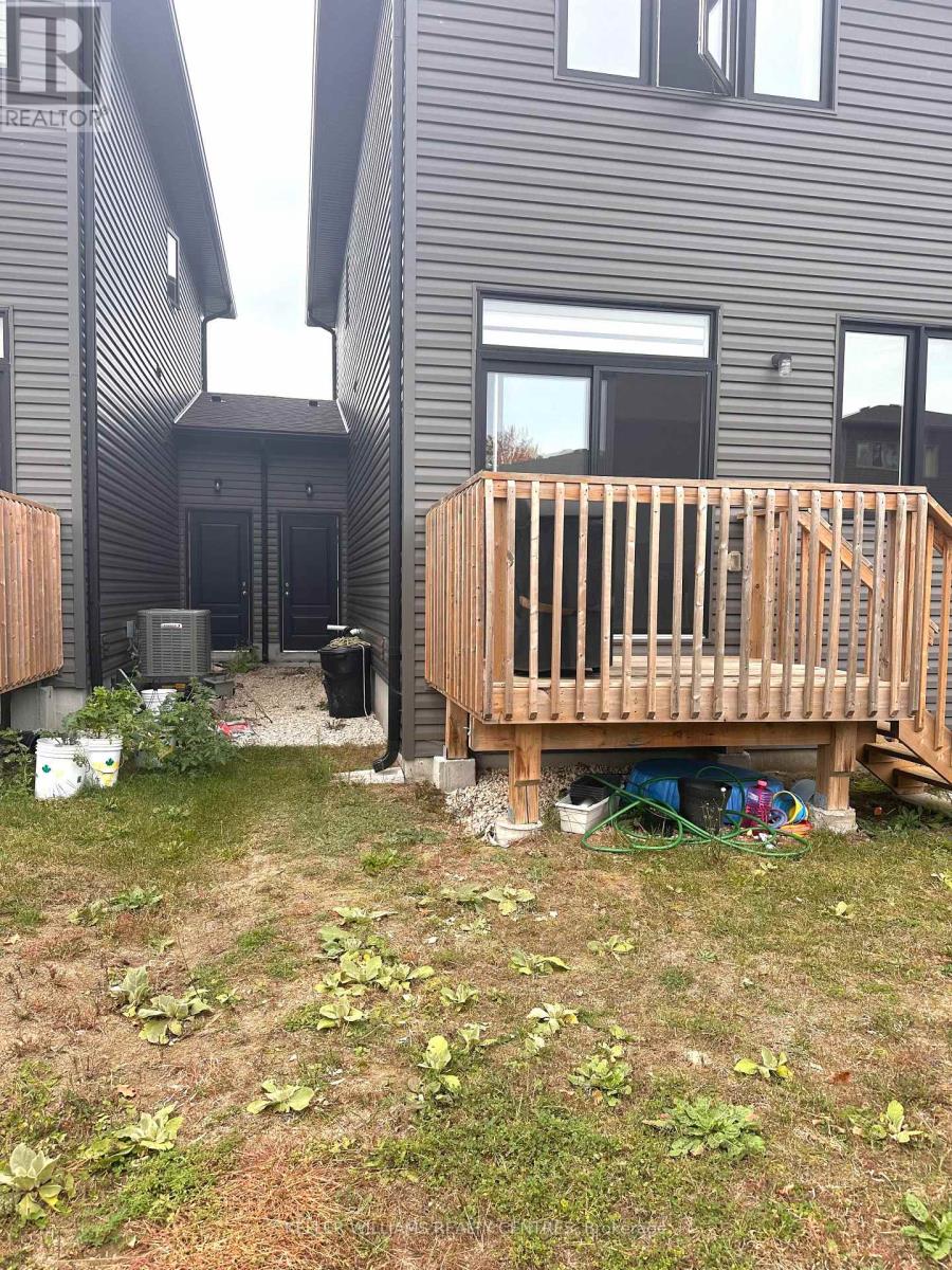 44 Eberhardt Drive Property Photo 24