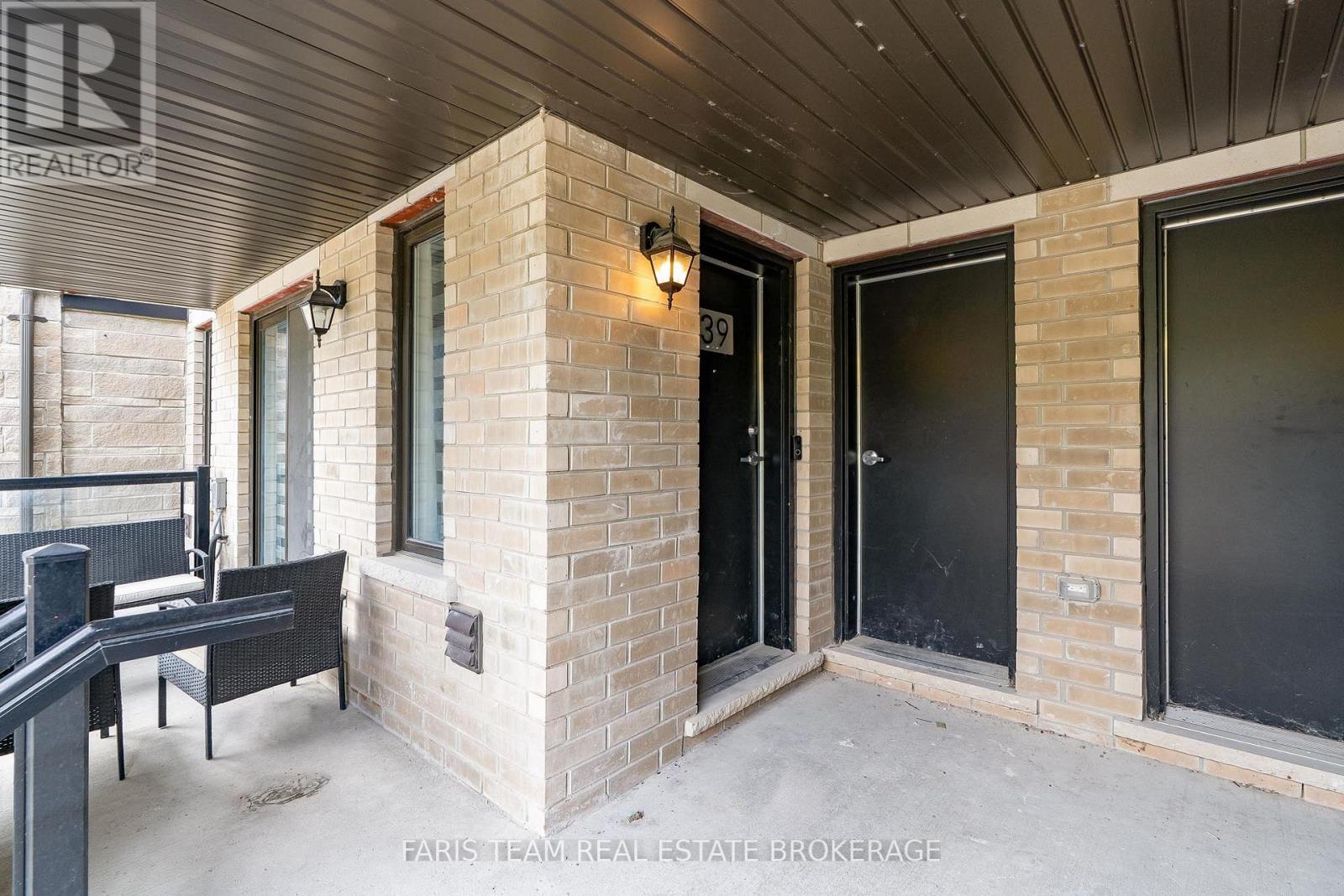 39 Appletree Lane Property Photo 5