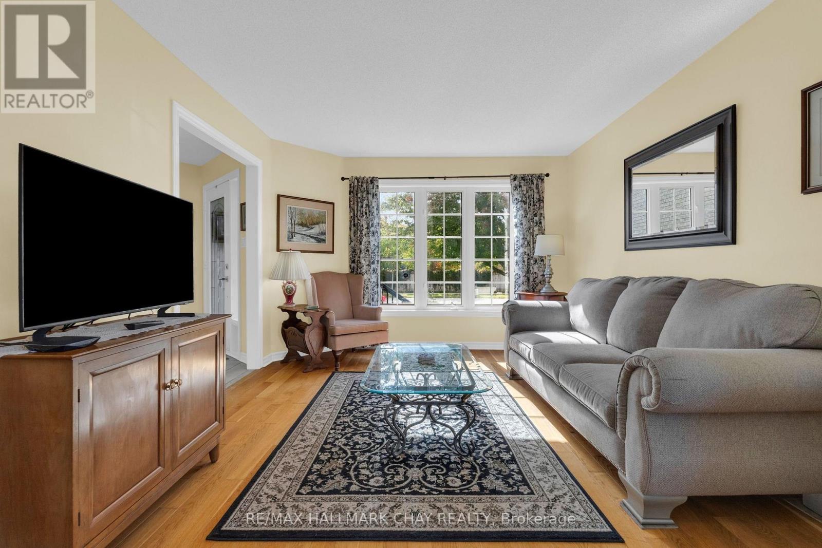 6 Whispering Pine Place Property Photo 13