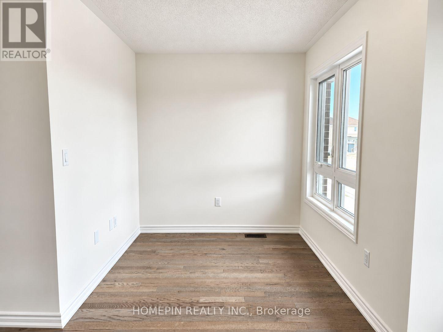 21 Phoenix Boulevard Property Photo 10