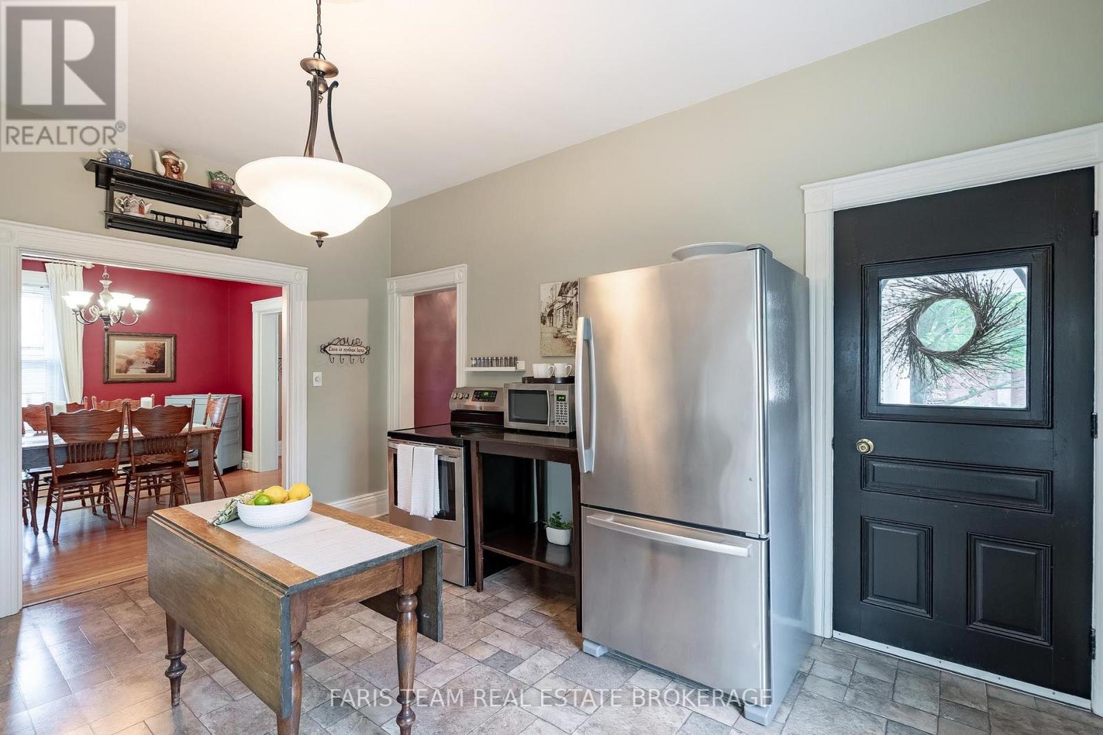 421 Midland Avenue Property Photo 8