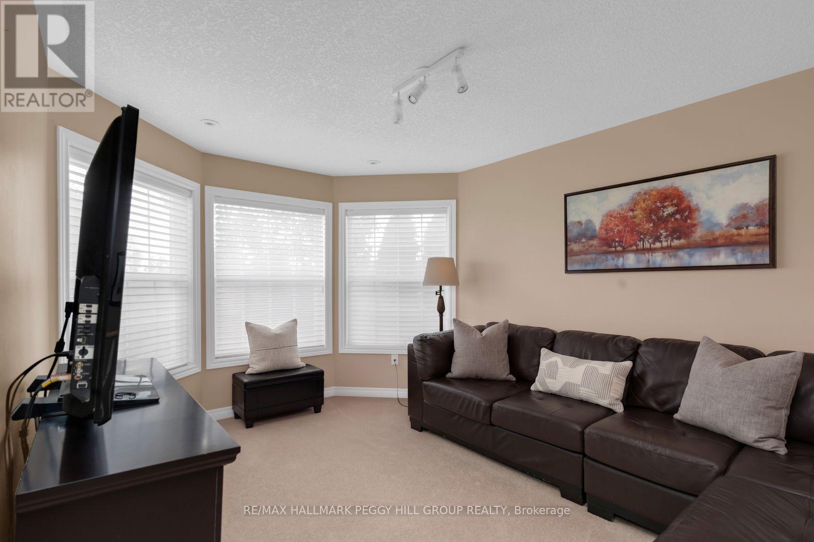 5 Sandringham Drive Property Photo 14