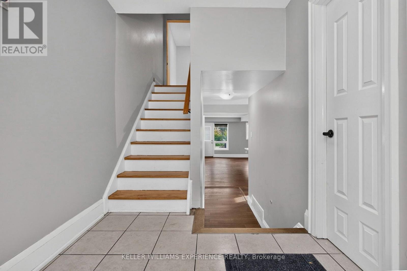 21 B College Crescent Property Photo 5