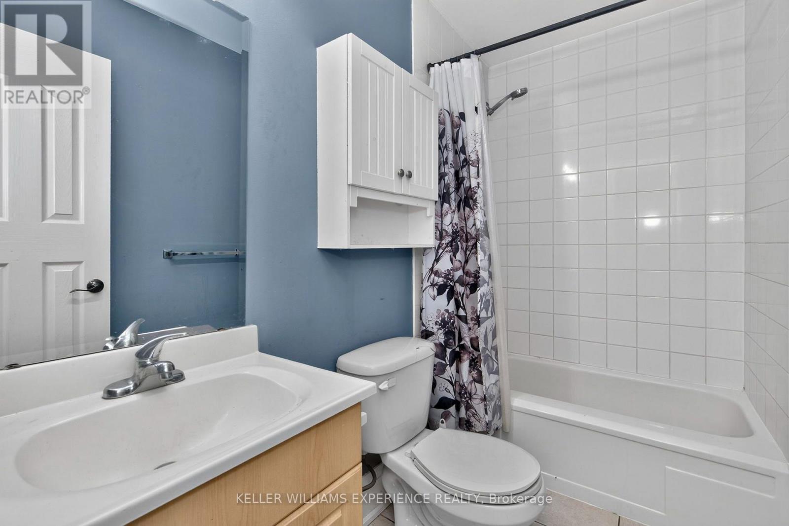 21 B College Crescent Property Photo 14
