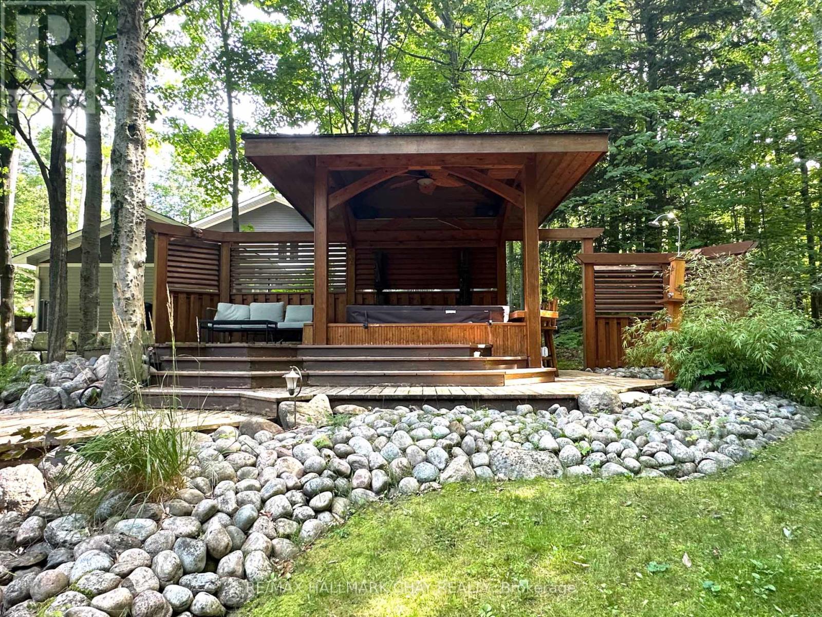 691 Rue Lafontaine Road W Property Photo 11