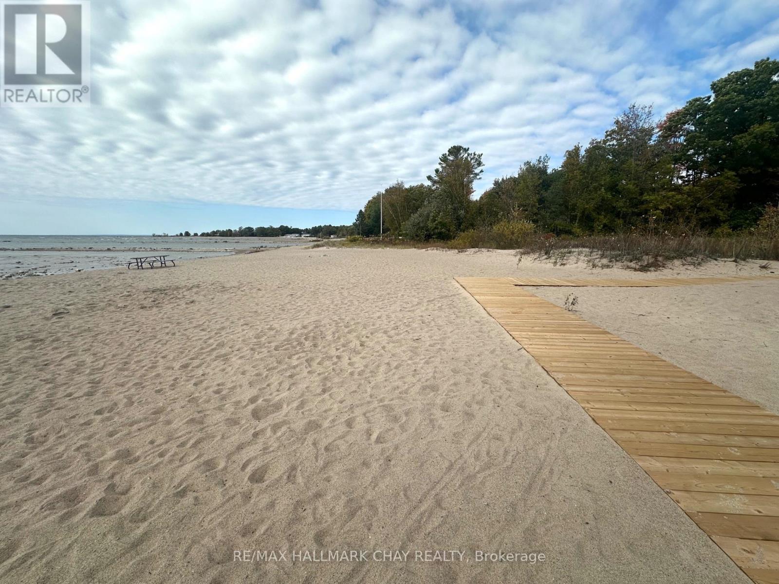 691 Rue Lafontaine Road W Property Photo 36