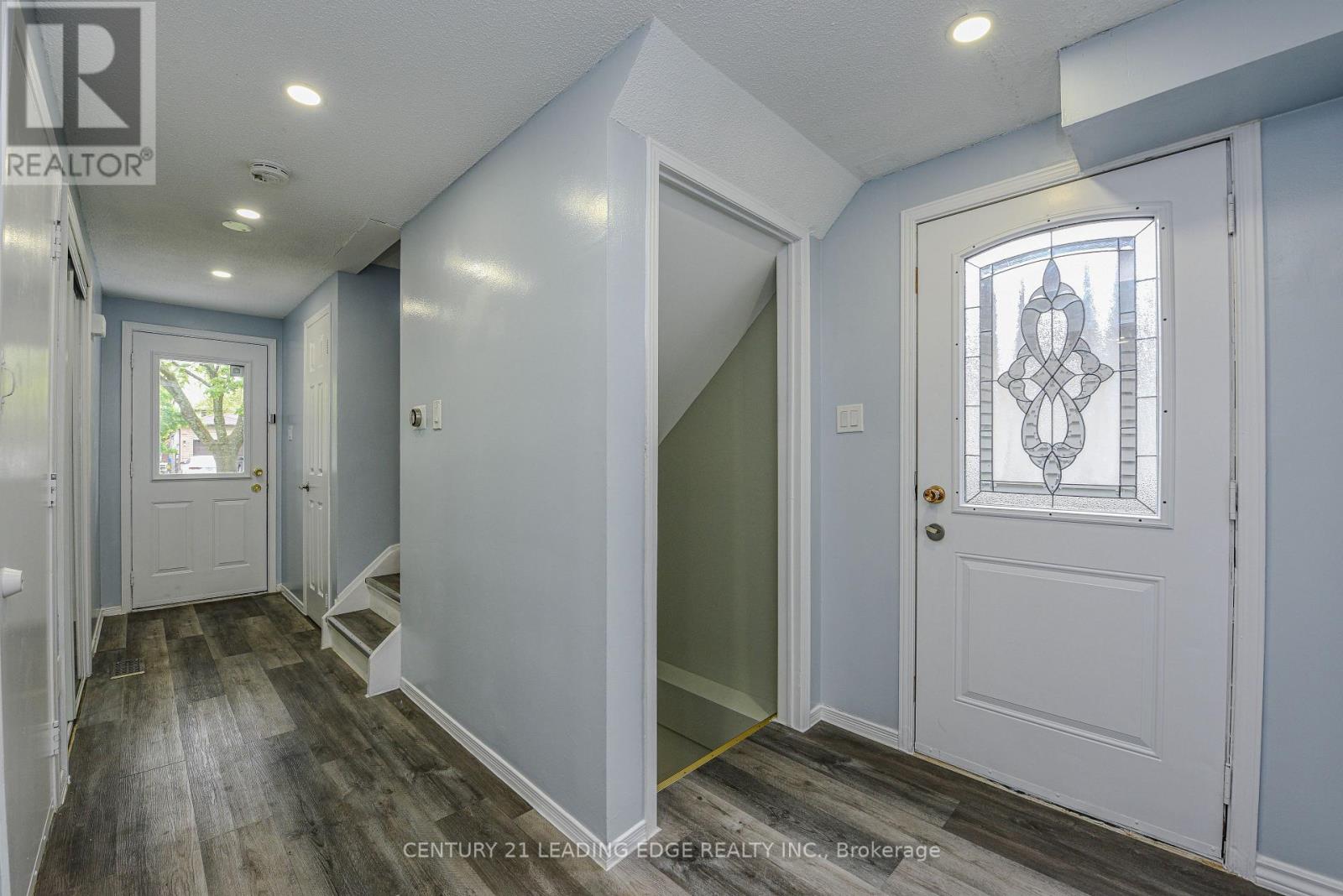 169 Hickling Trail Property Photo 6
