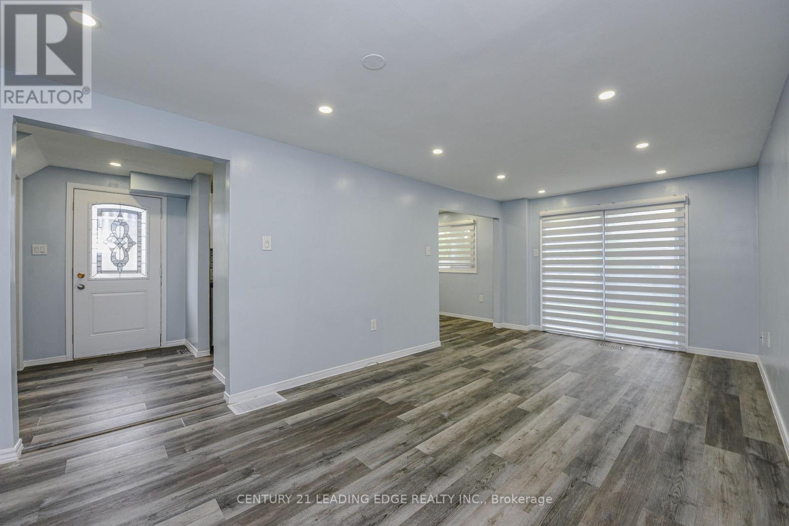 169 Hickling Trail Property Photo 8