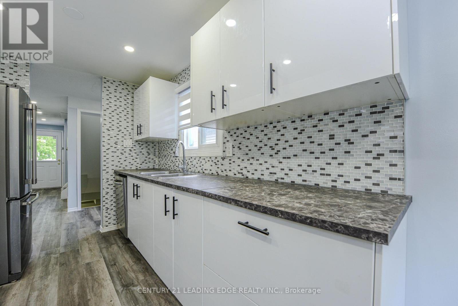169 Hickling Trail Property Photo 16