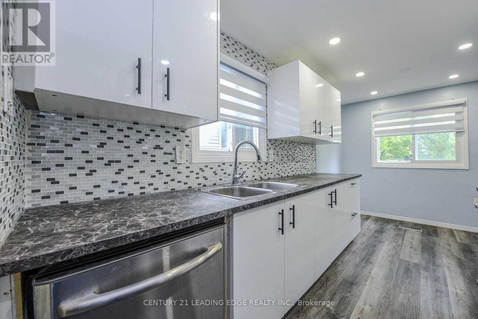 169 Hickling Trail Property Photo 17