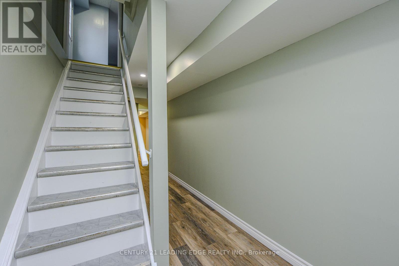 169 Hickling Trail Property Photo 36