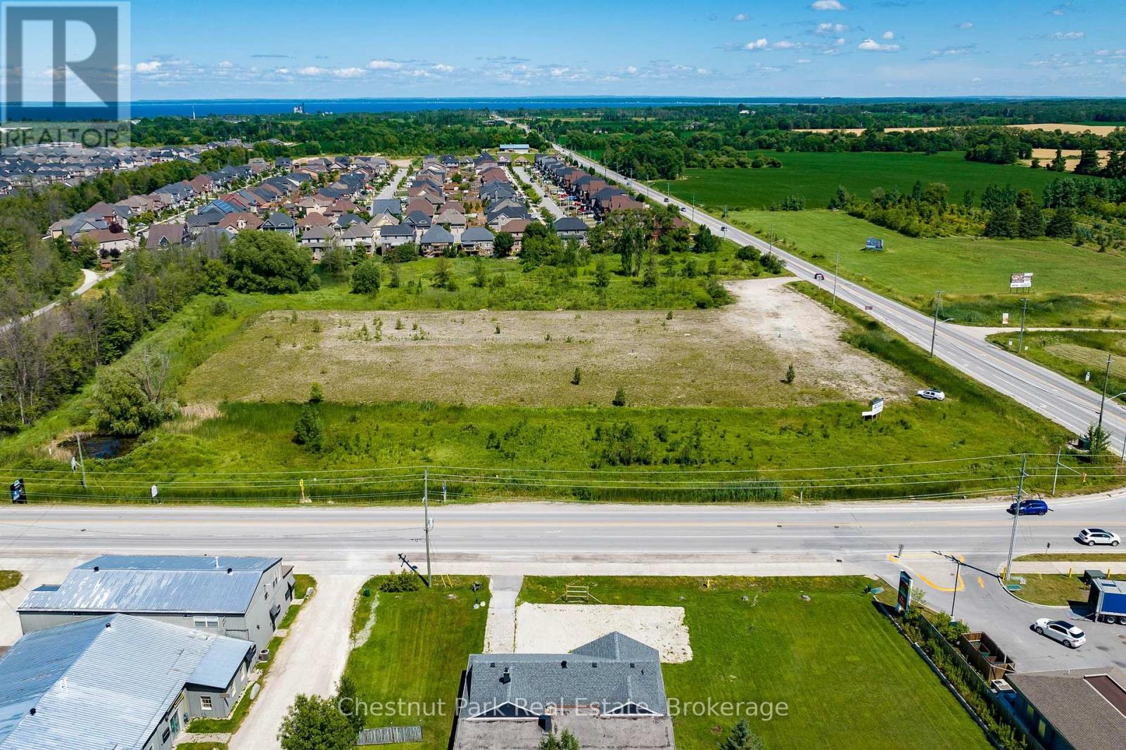 208 - 869 Hurontario Street Property Photo 8