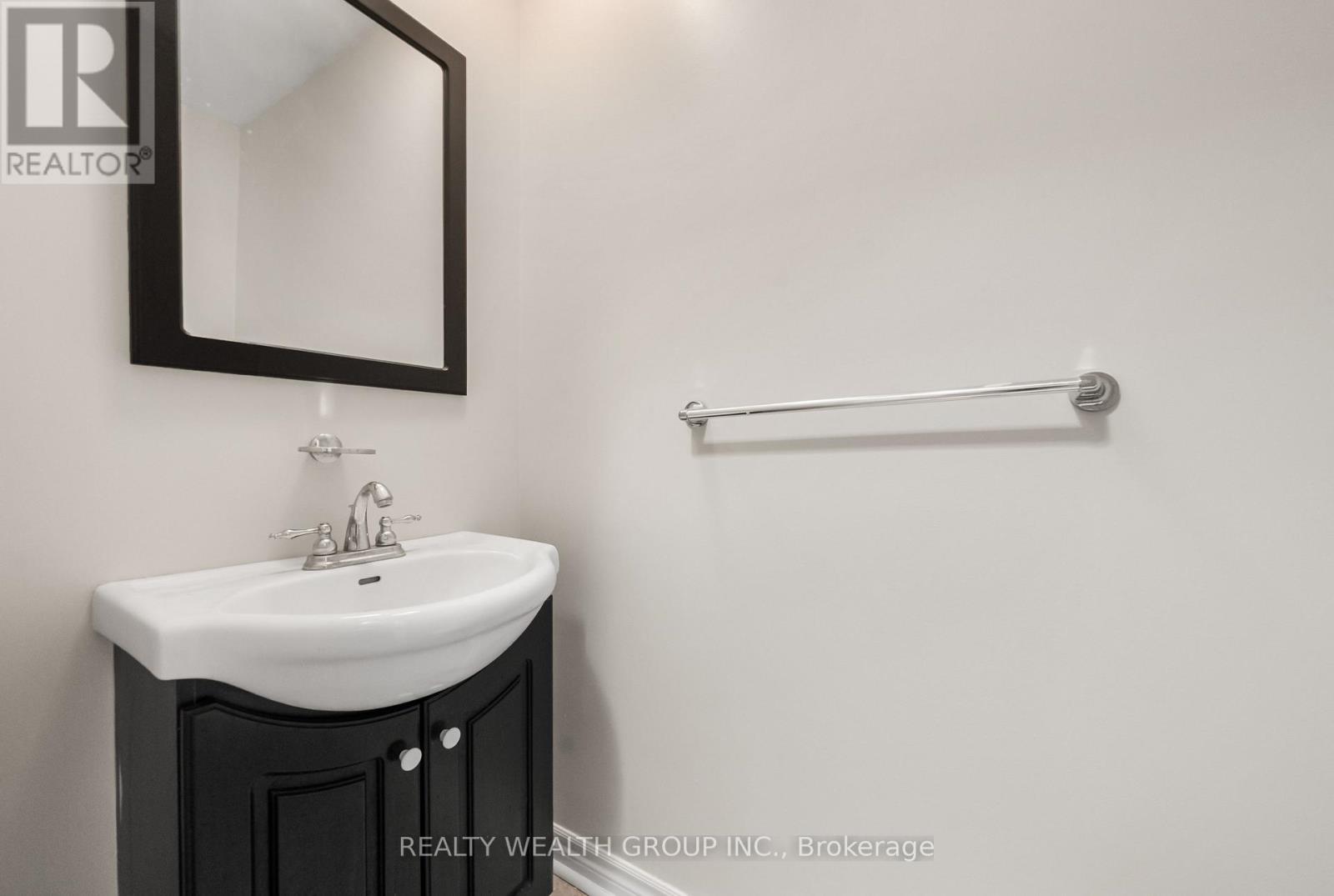 514 Grove Street E Property Photo 17