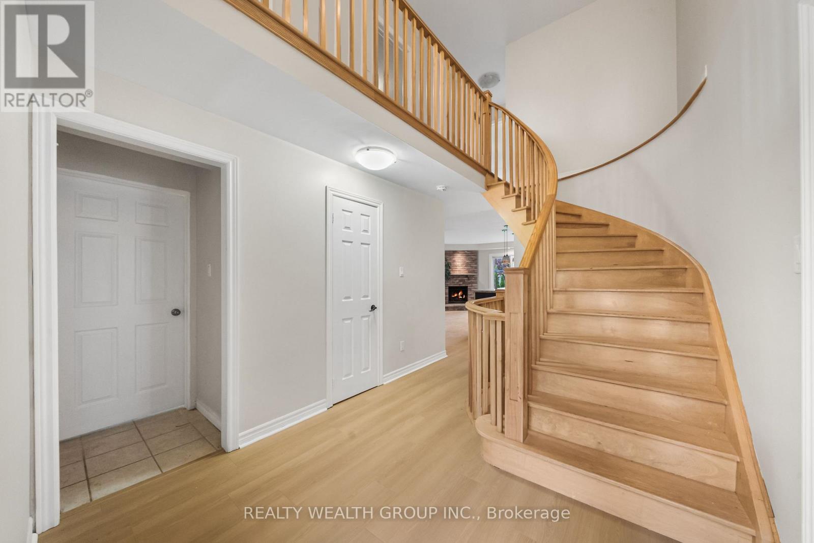 514 Grove Street E Property Photo 19