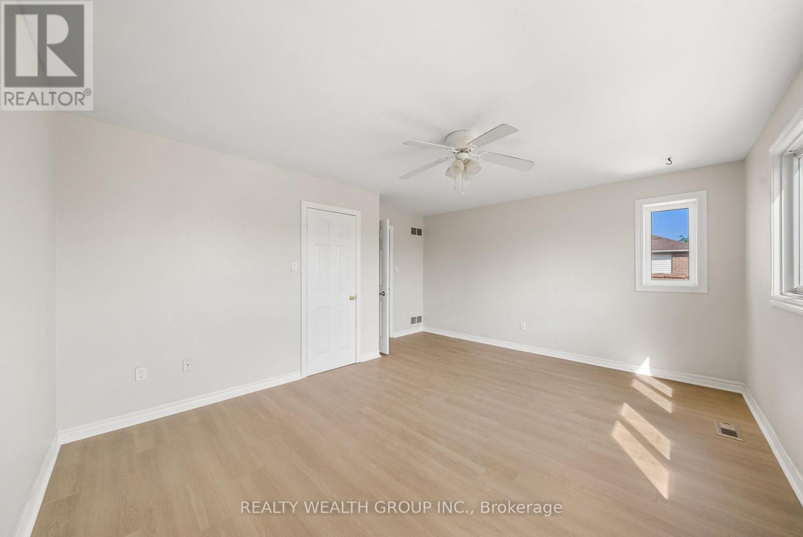 514 Grove Street E Property Photo 27
