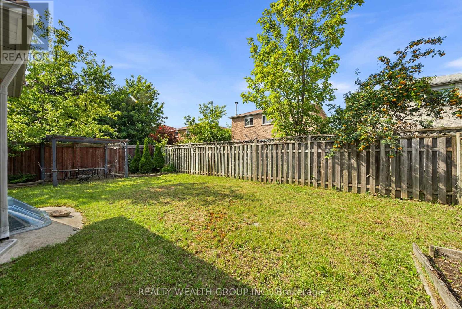 514 Grove Street E Property Photo 46