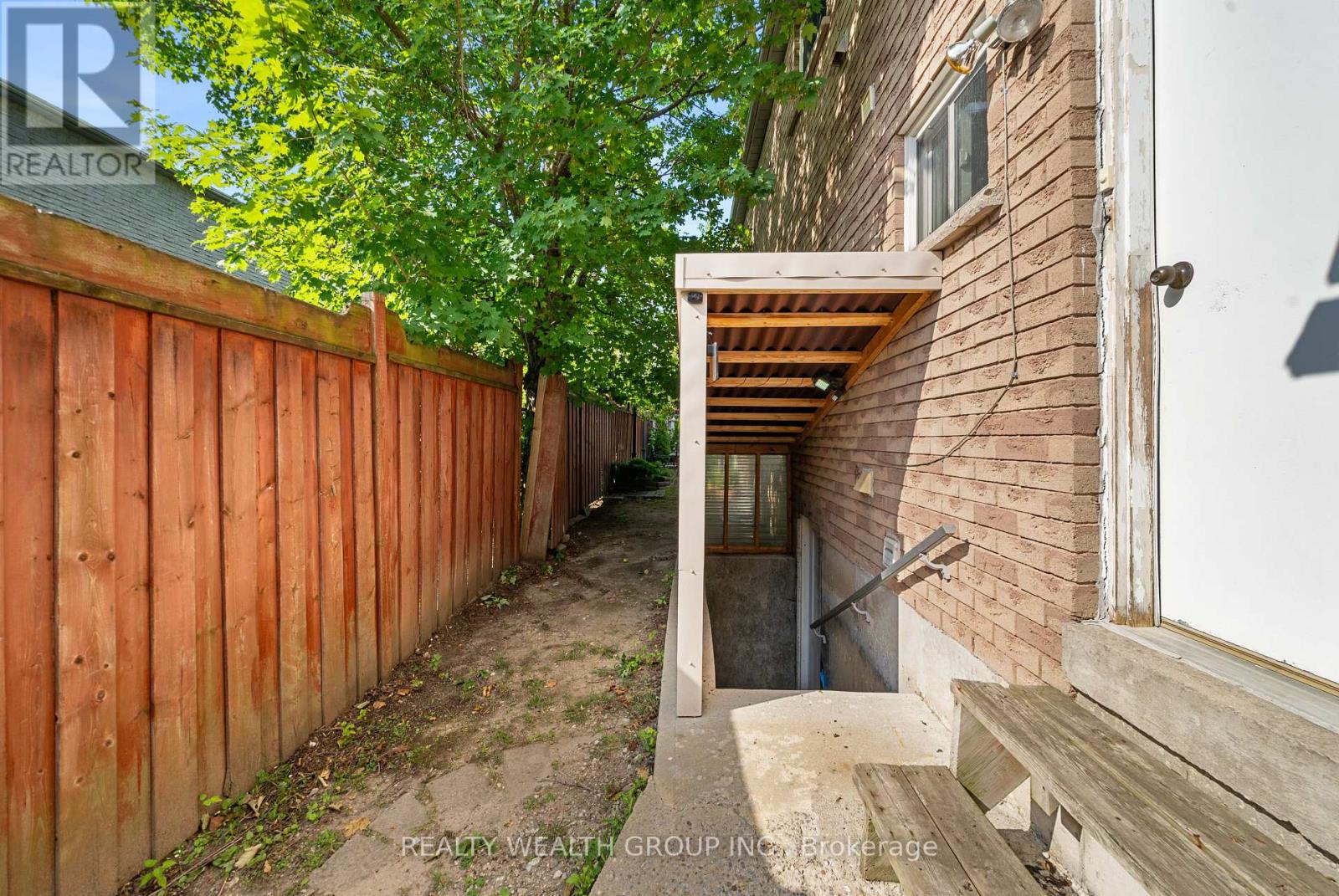 514 Grove Street E Property Photo 47