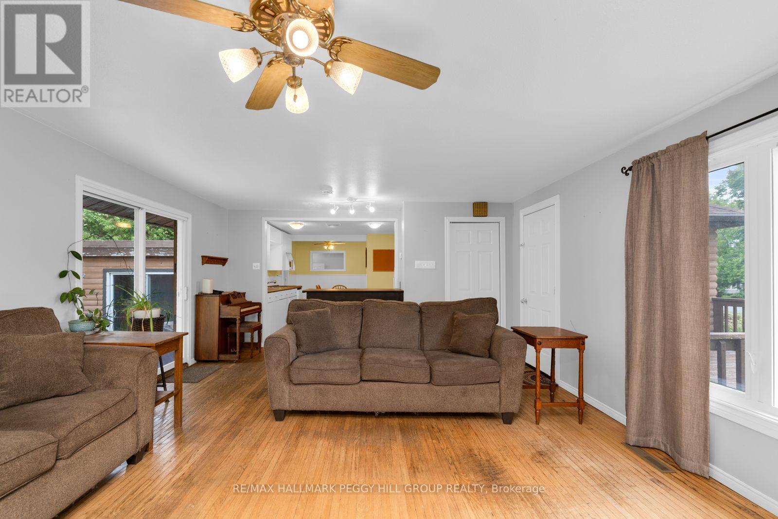 318 Percy Street Property Photo 4