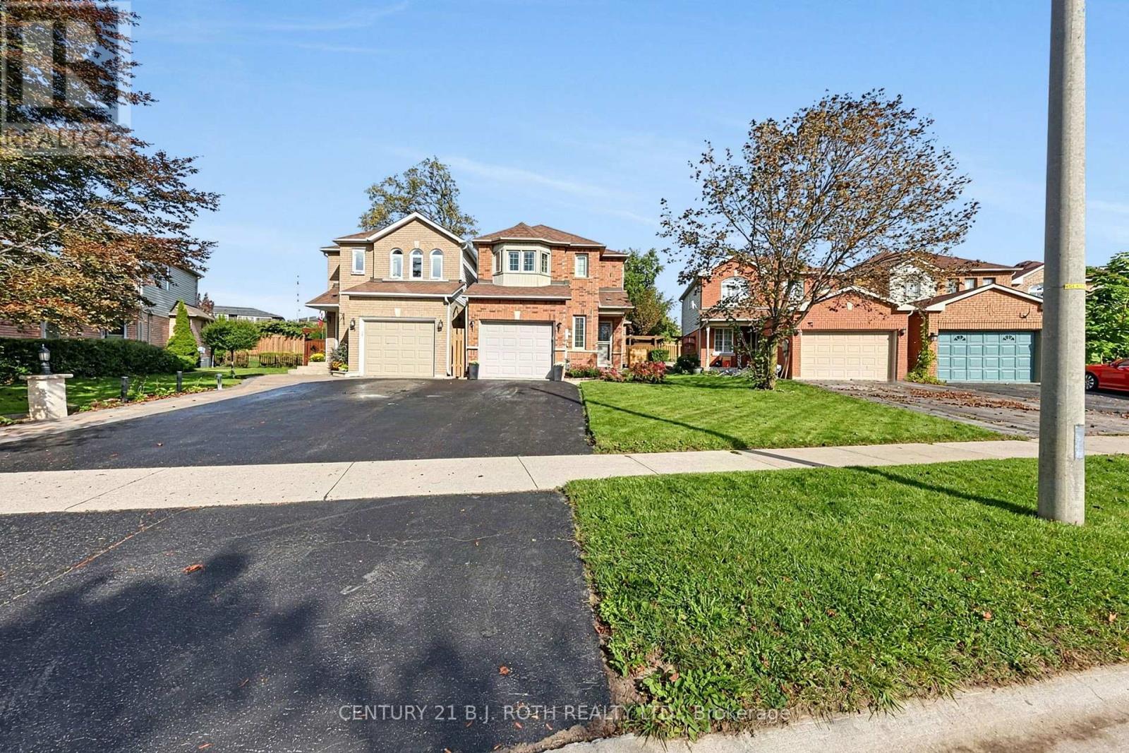 36 Aikens Crescent Property Photo 2