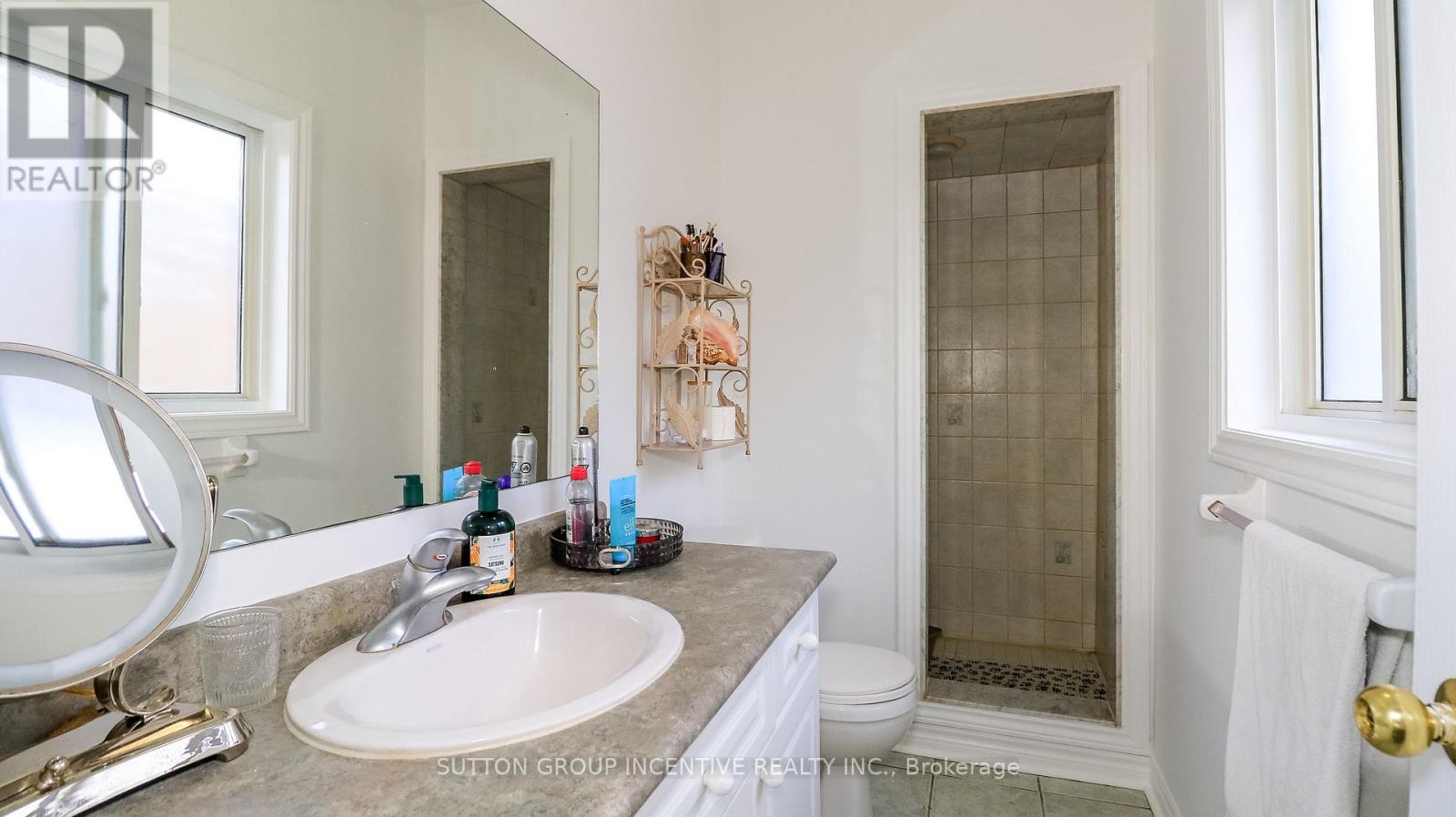 142 Raymond Crescent Property Photo 12