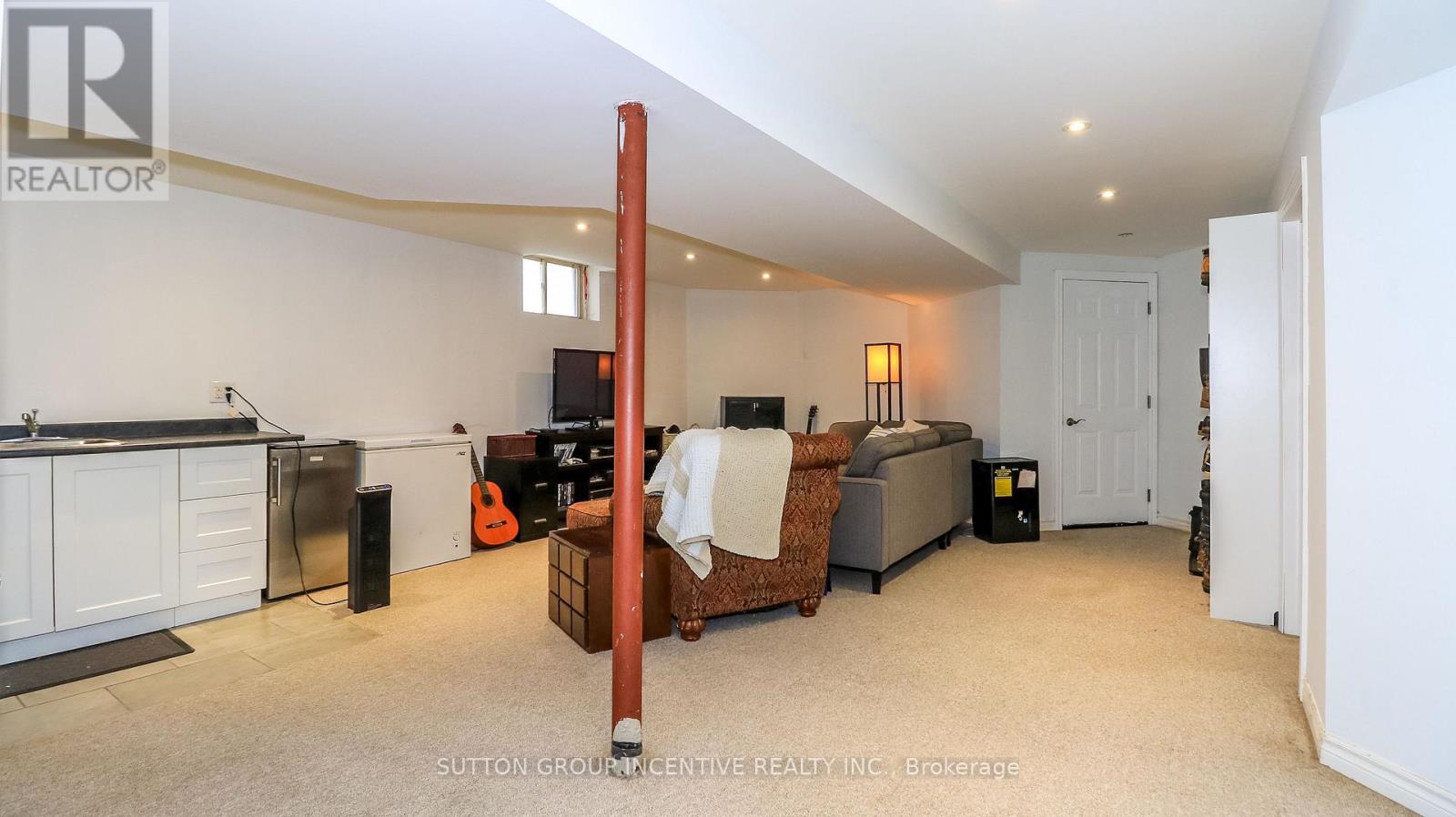 142 Raymond Crescent Property Photo 17