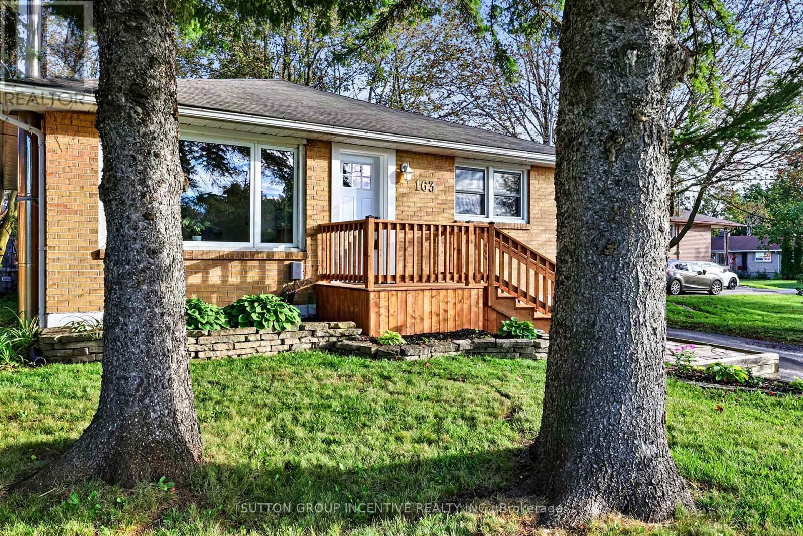 163 Grove Street E Property Photo 2