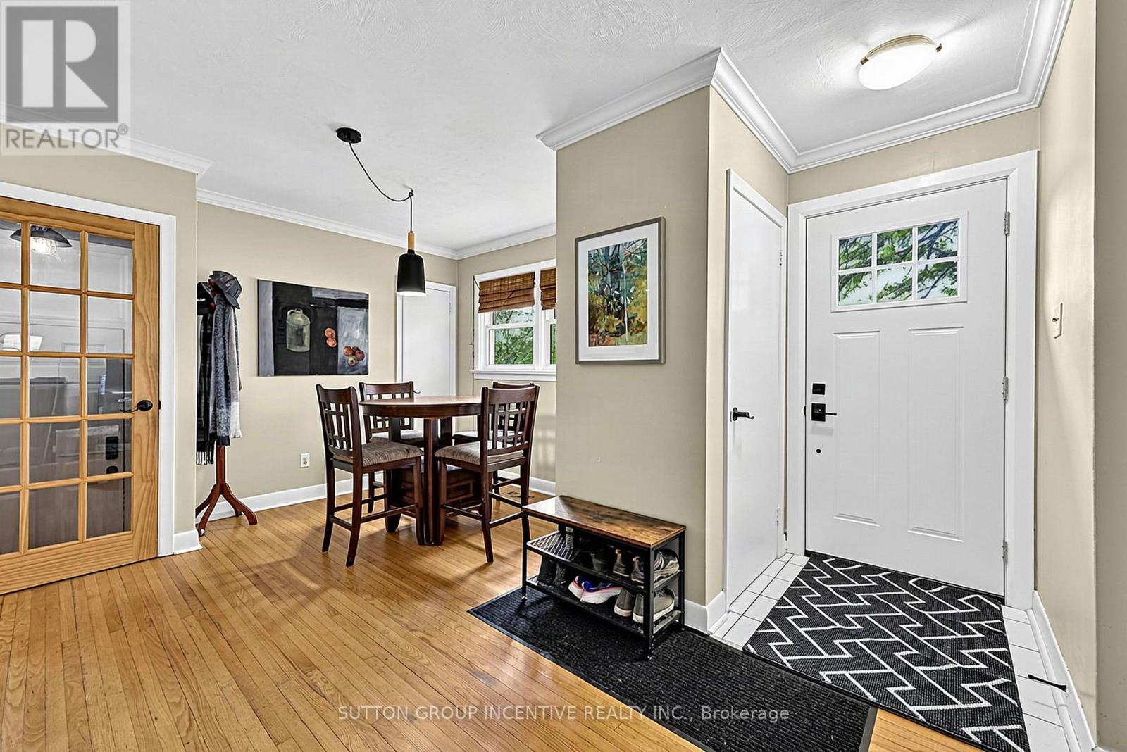 163 Grove Street E Property Photo 5