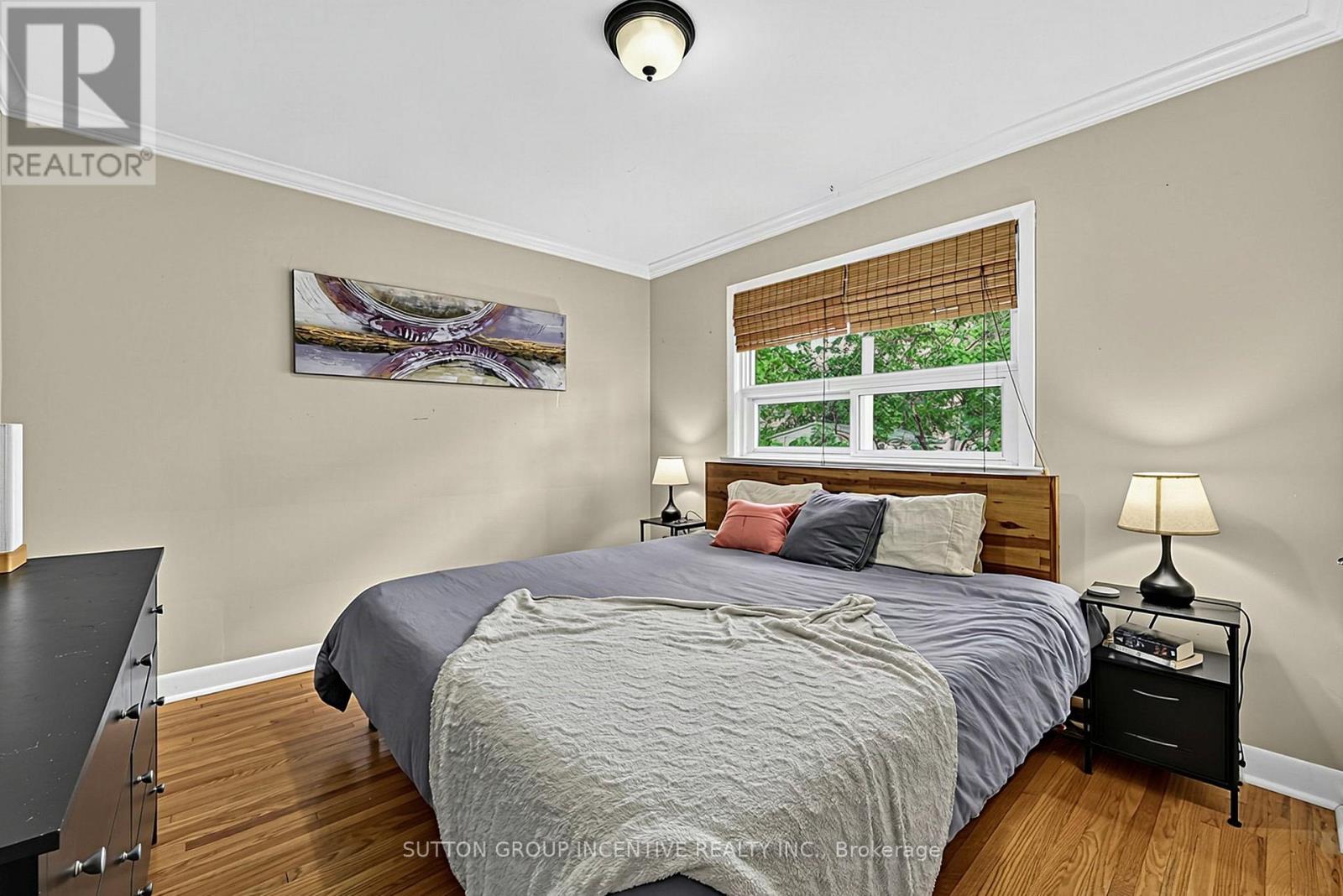163 Grove Street E Property Photo 16