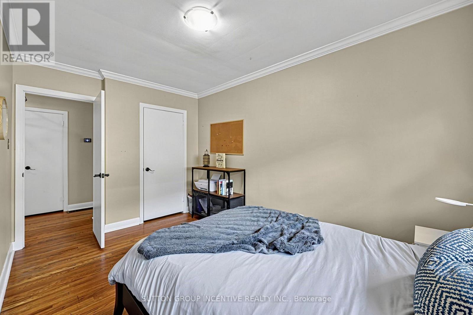 163 Grove Street E Property Photo 17
