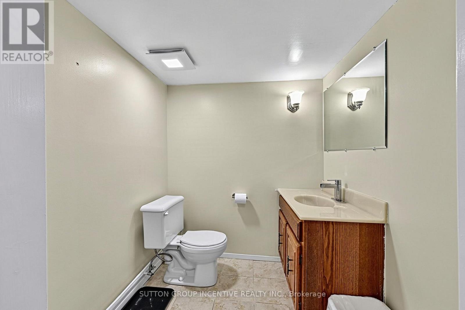 163 Grove Street E Property Photo 33