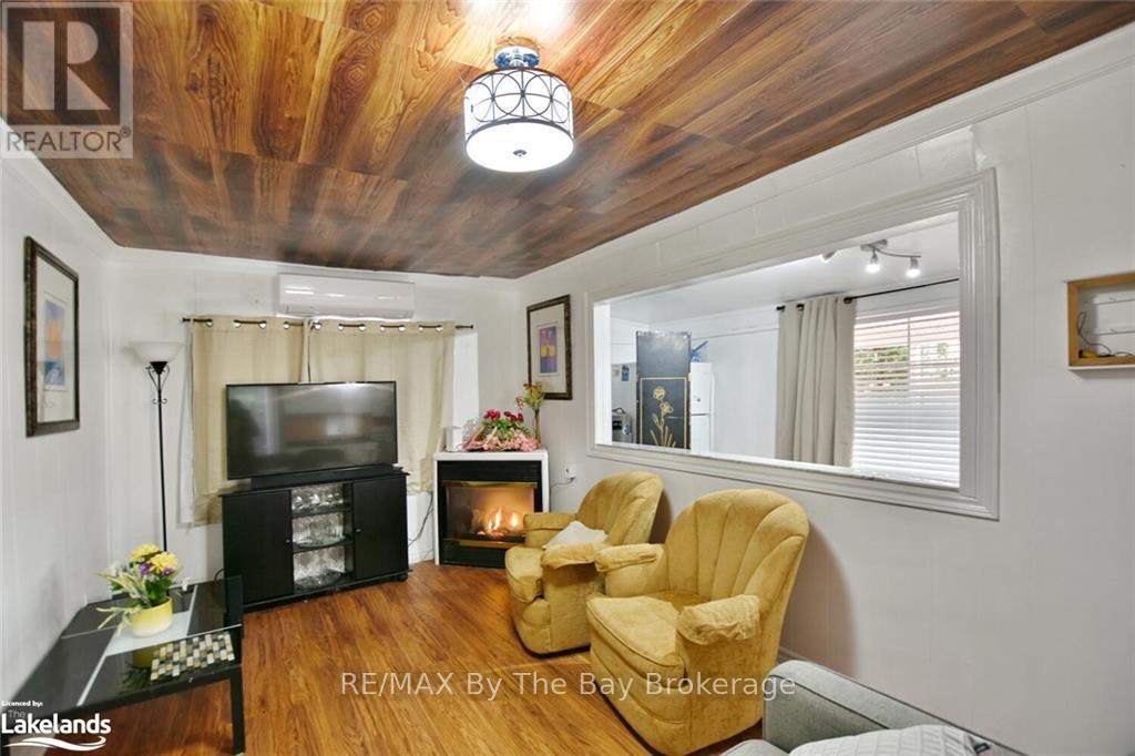 646 River Road E Property Photo 12