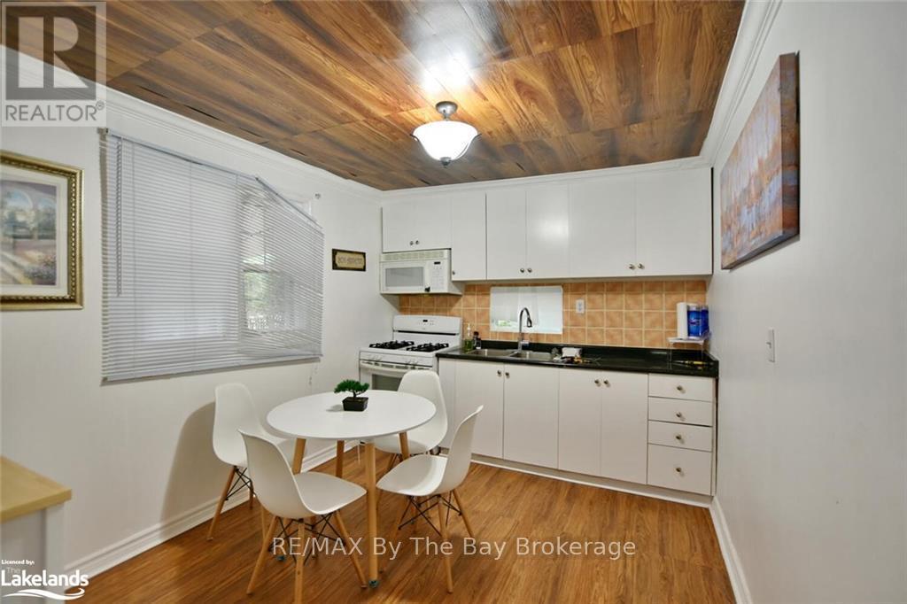 646 River Road E Property Photo 17