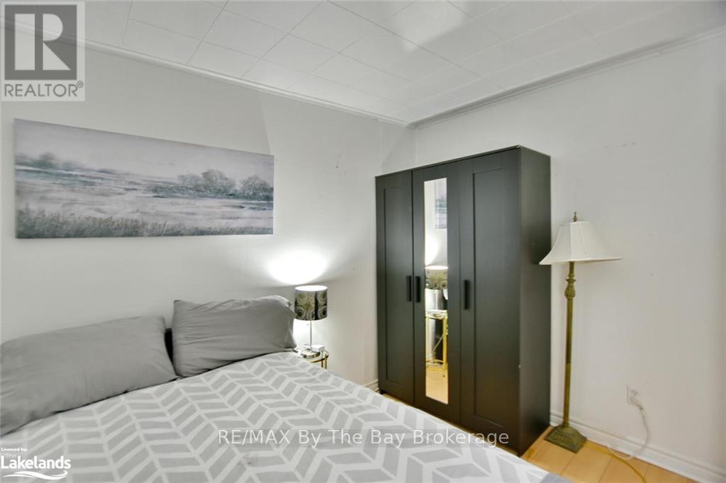 646 River Road E Property Photo 26