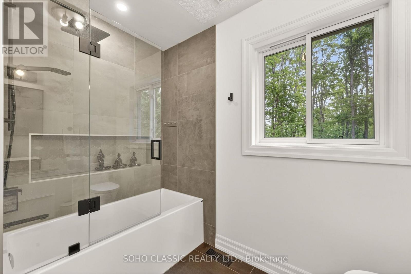 16 Oneida Avenue Property Photo 22